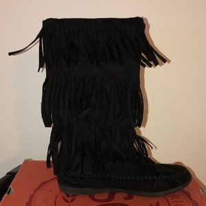 Women black boots